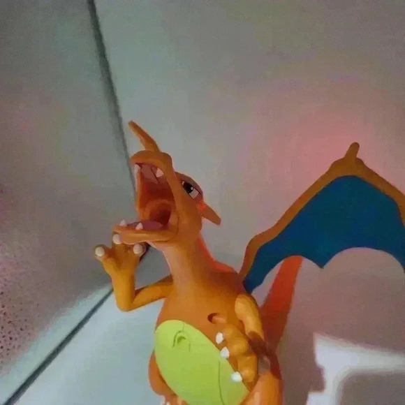 Pokemon Flame & Flight 2022 Deluxe Electronic Charizard Lights,Sounds & Motion - Picture 5 of 10